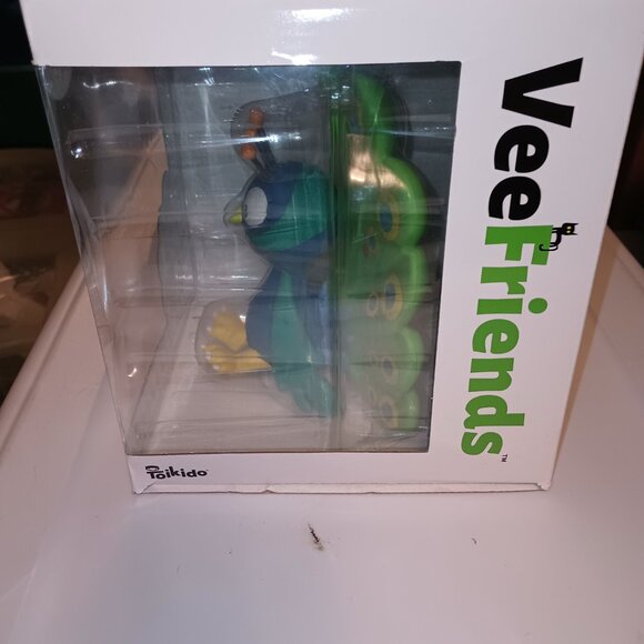 NEW VeeFriends Collectible 6" Vinyl Practical Peacock Figurine Created for Macys - Picture 5 of 7